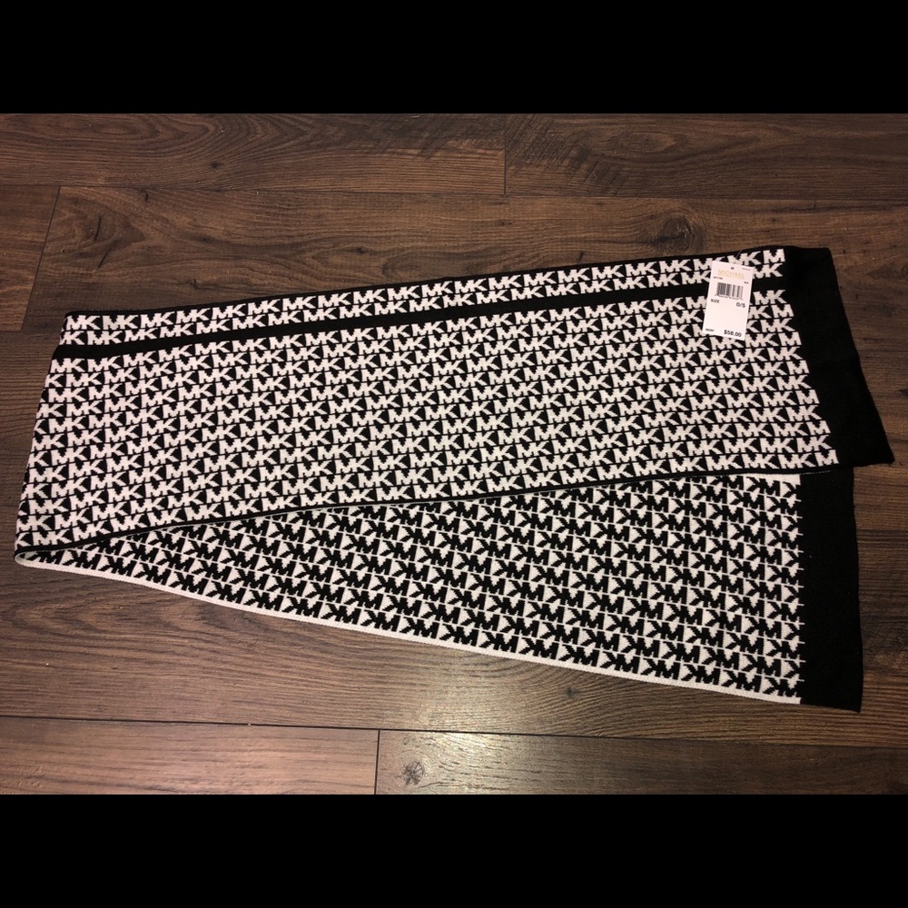 Michael Kors scarf